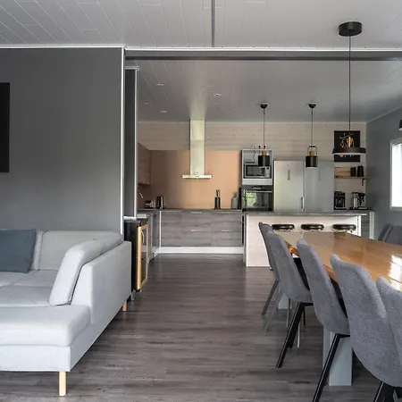 Luxury Leijonanluola Willa *